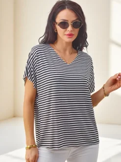 Sale Wiskozowa bluzka damska w paski z krótkim rękawem i brokatowym wykończeniem Bluzki / Koszule / Koszulki