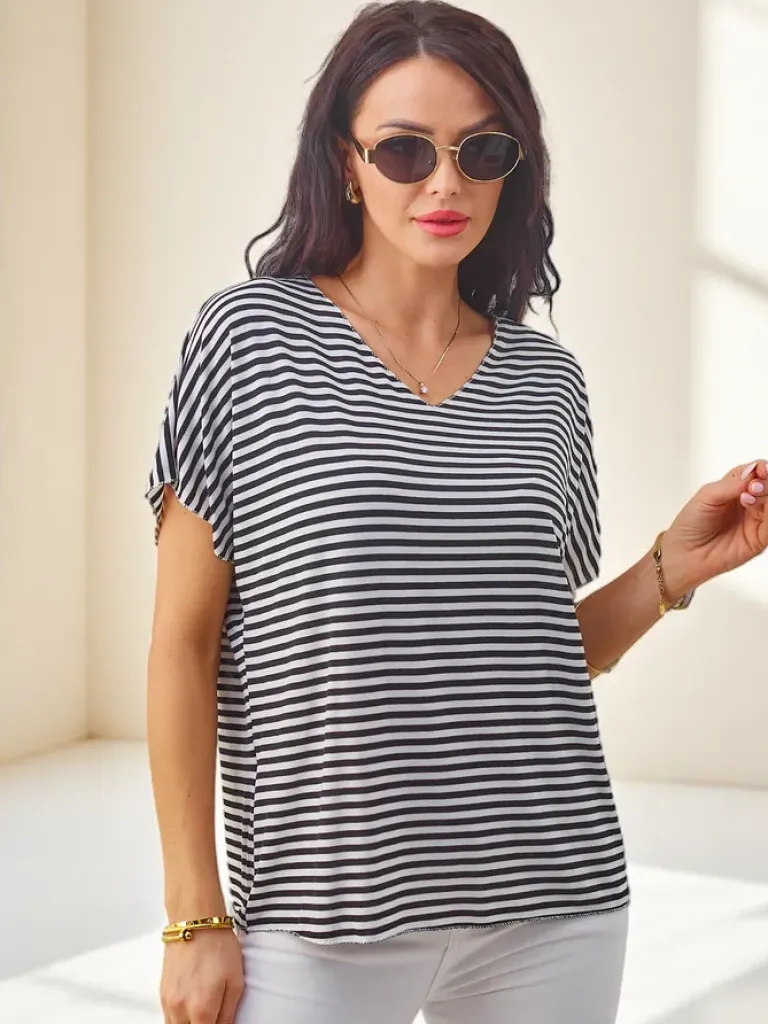 Sale Wiskozowa bluzka damska w paski z krótkim rękawem i brokatowym wykończeniem Bluzki / Koszule / Koszulki