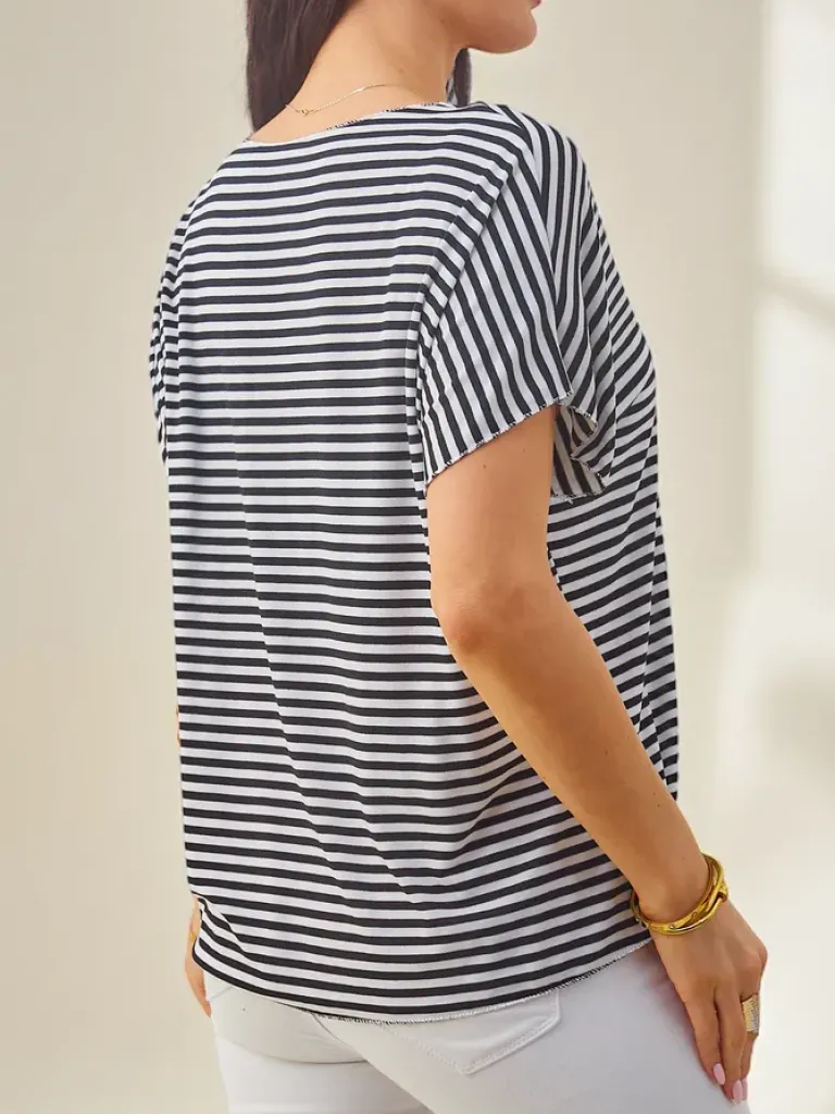 Sale Wiskozowa bluzka damska w paski z krótkim rękawem i brokatowym wykończeniem Bluzki / Koszule / Koszulki