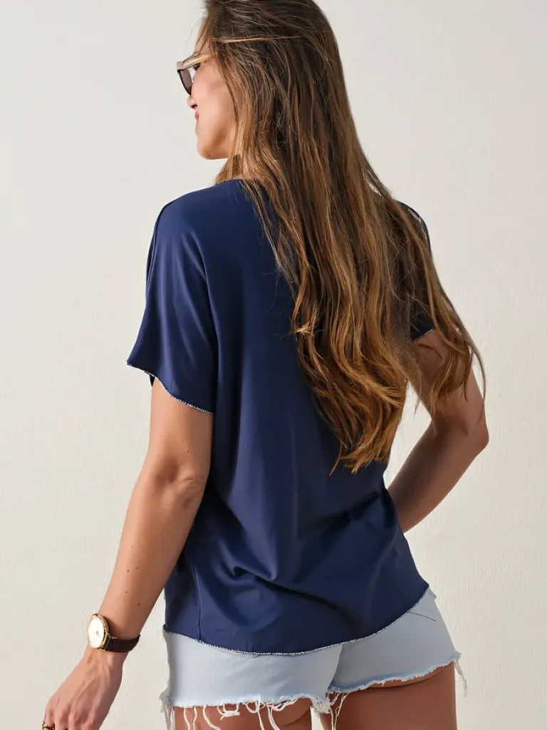 Sale Wiskozowa bluzka damska z krótkim rękawem i brokatowym wykończeniem Bluzki / Koszule / Koszulki