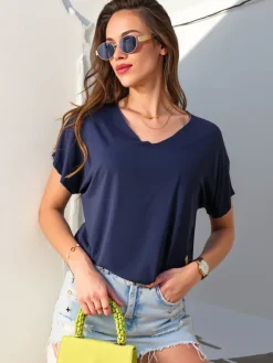 Sale Wiskozowa bluzka damska z krótkim rękawem i brokatowym wykończeniem Bluzki / Koszule / Koszulki