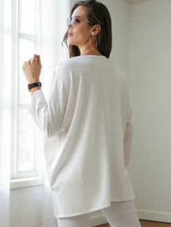 Outlet Wiskozowa damska bluzka z napisami z cyrkonii Bluzki / Koszule / Koszulki