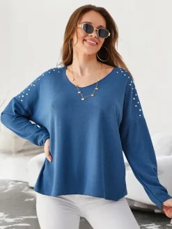 Wiskozowy cienki damski sweterek z cyrkoniami na ramionach Swetry