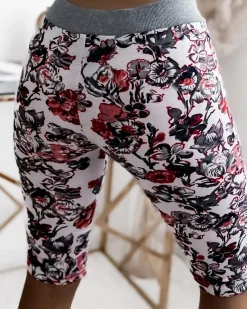 Clearance Wzorzyste spodenki damskie 3/4 w kolorze szaro-czerwonym Spodenki 3/4|Krótkie Spodenki