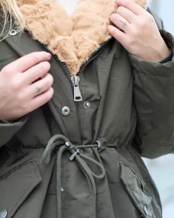 Zielona kurtka zimowa damska PLUS SIZE Plus Size|Kurtki / Marynarki / Płaszcze