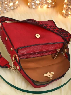 Sale Torebka damska Ariadna Rosso z ekoskóry z ozdobną pszczółką czerwona Damskie Małe Torebki